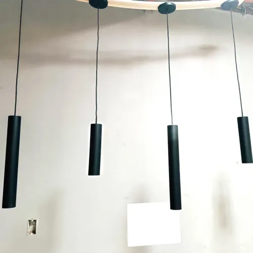 LUMINÁRIAS PENDENTES LINEARES METÁLICOS CINLÍDRICOS.