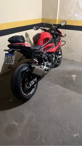Vendo BMW S1000RR VERMELHA 2025