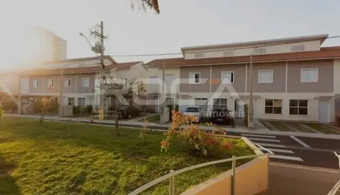 Casa com 2 quartos, sendo 1 suíte à venda em São Carlos, condomínio fechado