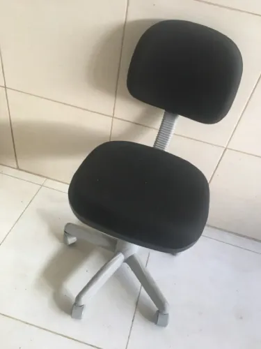 Cadeira secretaria giratória SEMI-NOVA