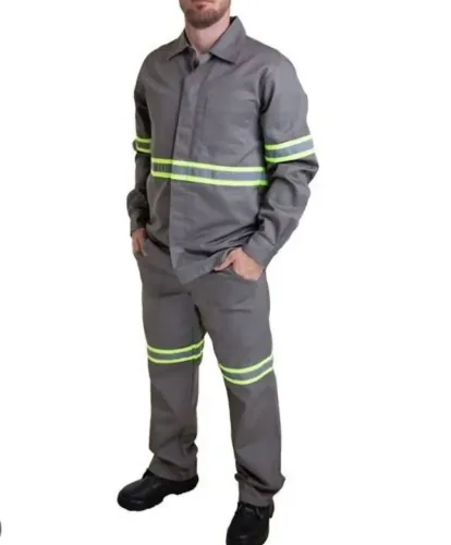 Fardamentos profissionais em geral. 