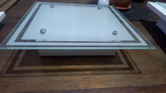 Luminária de teto com design moderno e elegante