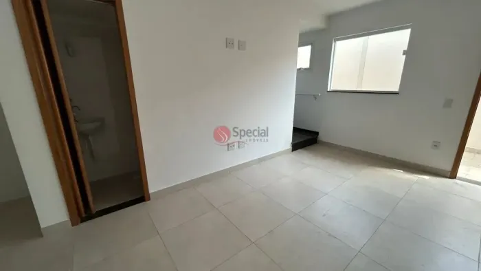Sobrado de condominio na Penha, 118 metros, 2 suítes, lavabo, 2 vagas, próximo ao Metrô Pe