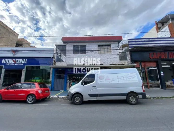 EXCELENTE CASA COMERCIAL