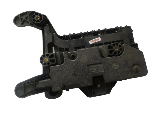 Suporte  Bateria Vw Jetta Tsi 2.0 17 19 Cod 1k0915325b