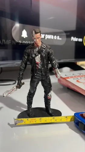 Boneco estatua T-800 exterminador do futuro 2