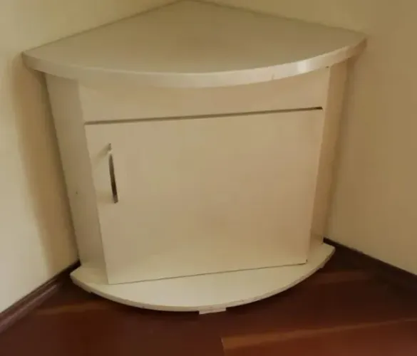 Armário de canto branco