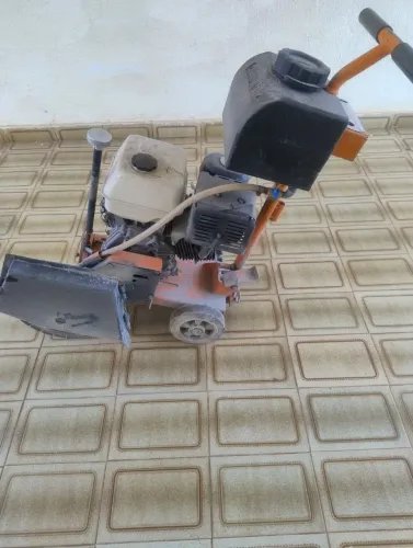 Vendo máquina de cortar piso concreto 
