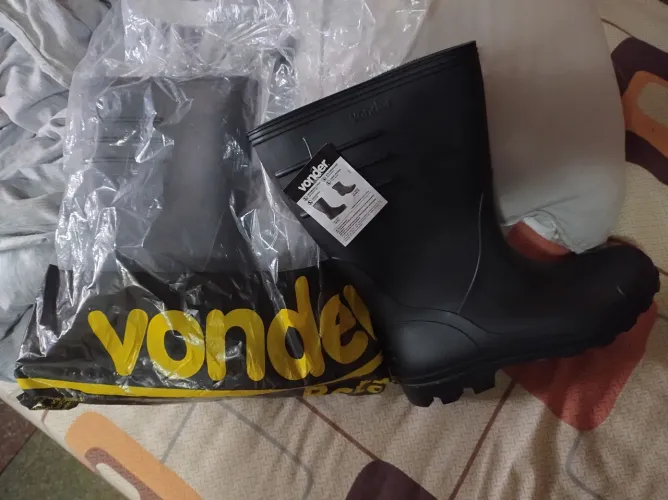 Bota de Borracha/PVC Preta Vonder - NOVA - n° 40