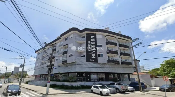 Cobertura duplex mobiliada no centro dos Ingleses