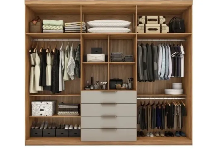 Guarda-Roupa Amadeirado e Moderno