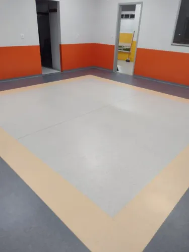 Instalação piso em manta 