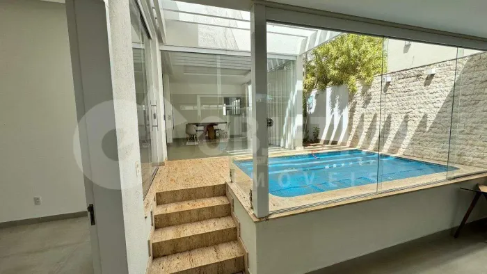 Casa em Condomínio à venda, 3 quartos, 3 suítes, 3 vagas, Jardins Barcelona - UBERLANDIA/M