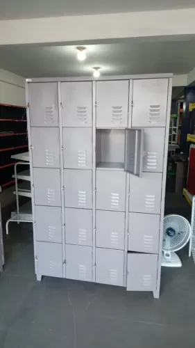  ROUPEIRO VESTIARIO  AÇO  NOVO 20 PORTAS PEQUENAS  AVISTA r$ 2,400,00 ZAP *