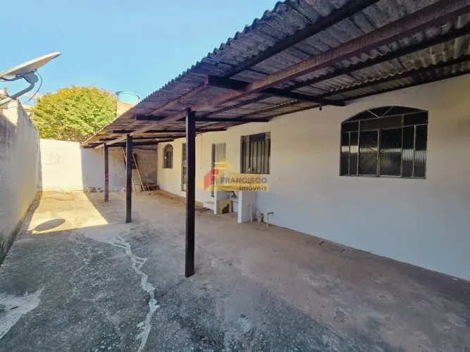 Casa à venda, 2 quartos, 2 vagas, Maria Helena - Divinópolis/MG
