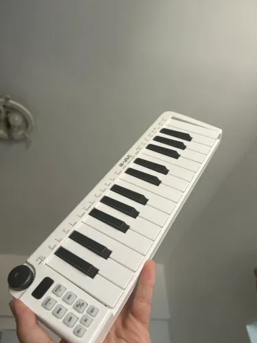 Teclado MIDI para Músicas DJ e DAW