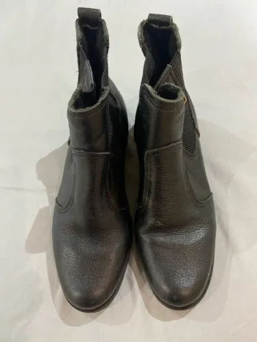 Bota cano curto preta