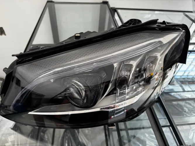 Farol Mercedes C300 Amg c63 2020 2021 le