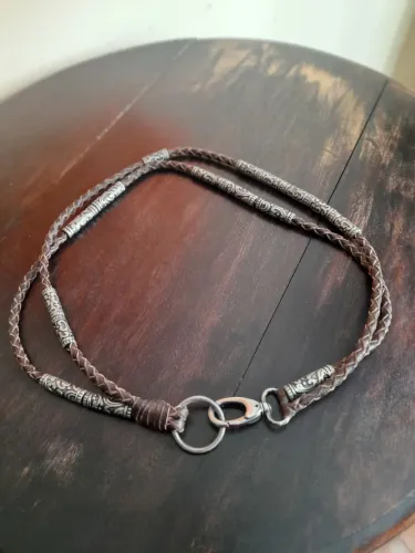 Cinto de couro charmoso