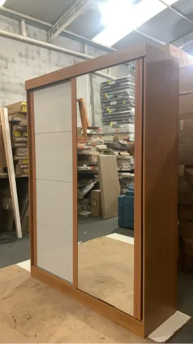 Guarda Roupas 2 portas correr com espelho Última Unidade