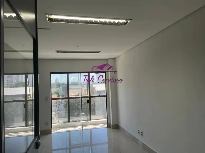 Sala Comercial à Venda em Condomínio na Cidade Nova I, Indaiatuba-SP: 1 Sala, 1 Banheiro,