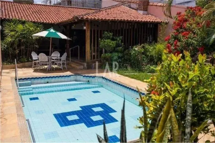 Casa à venda, 8 quartos, 1 suíte, 10 vagas, Santa Tereza - Belo Horizonte/MG