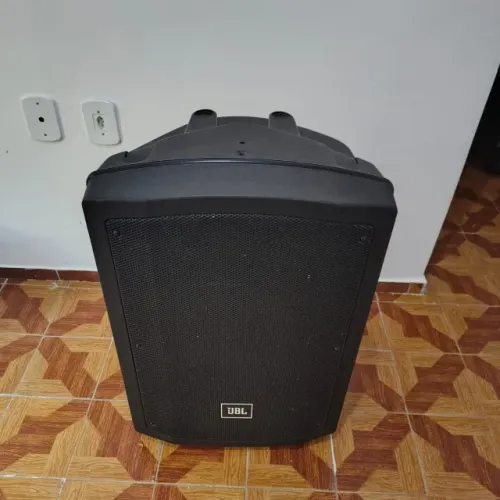 Caixa Amplificada JBL JS-15BT - 200W RMS - Bluetooth - USB - Cartão SD - Entrada Microfone