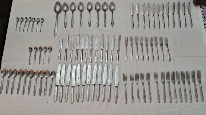 Conjunto de Talheres em aço inox Leão Douro Guimarães com 89 peças 