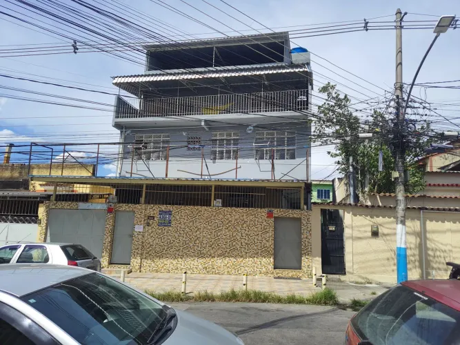 Prédio de 4 Andares com 400m² e Várias Salas Próx. Churrasquinho do Jorge Centro Nilópolis