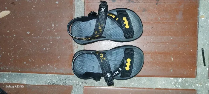 Sandália infantil Batman 25