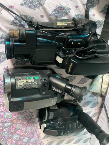 03 câmeras filmadoras Panasonic e JVC