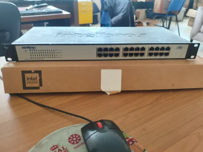 Intelbras Swtch Fast Ethernet SF 2400 QR