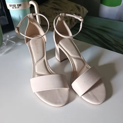 Sandália Salto Grosso Tamanho 36