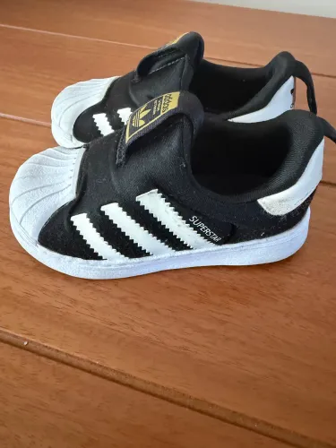 Tênis Adidas infantil