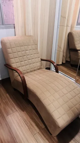 Poltrona Divã Chaise Longue Individual Preta Com Braço
