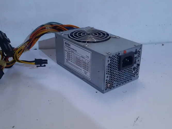 Fonte kmex Pd200 RNG 200w 2 sata 2 ide