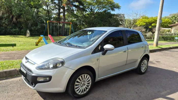 Fiat Punto Attractive Italia 1.4 F.flex 8V 5P 2013
