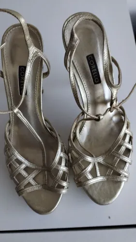 LINDAS SANDALIAS CORELLO