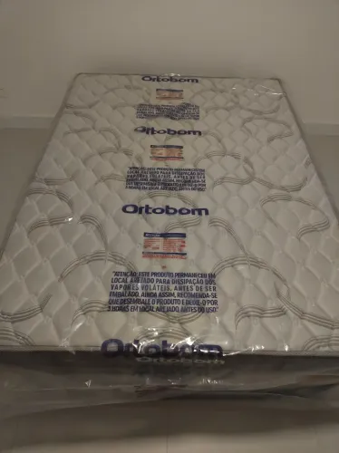 Cama box baú de casal (sem uso na embalagem)