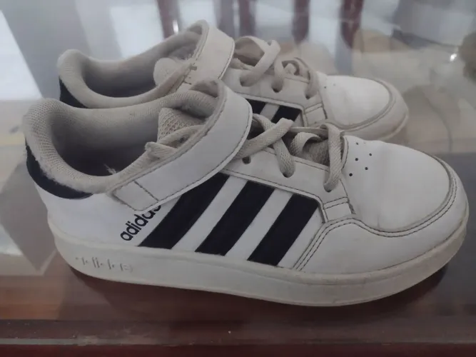 Tênis n° 26 Adidas