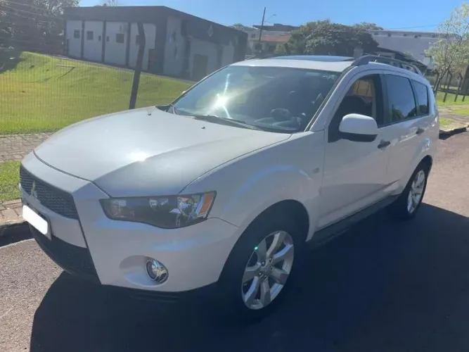 Mitsubishi Outlander 2.0 16V 160cv Aut. 2013