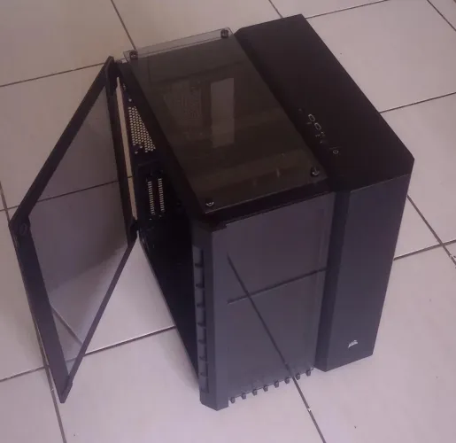 Gabinete Corsair Crystal 680x