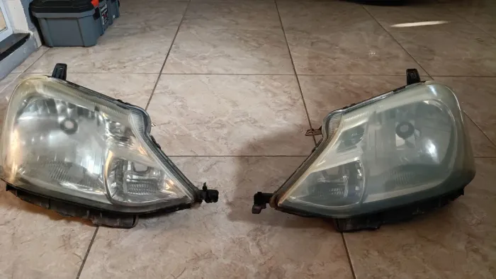 Vendo farol Toyota Etios