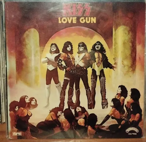 Kiss love gun