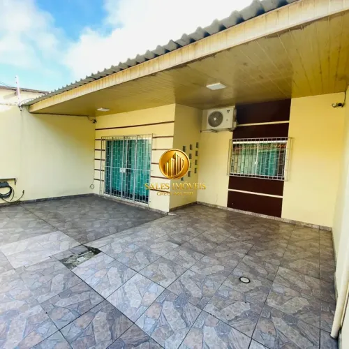 VENDE-SE CASA SEMI MOBILIADA NO NOVO ALEIXO AVENIDA NATHAN XAVIER