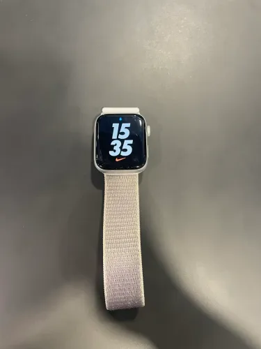 Apple Watch Série 6 44mm