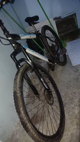 Bicicleta aro 29 com amortecedor