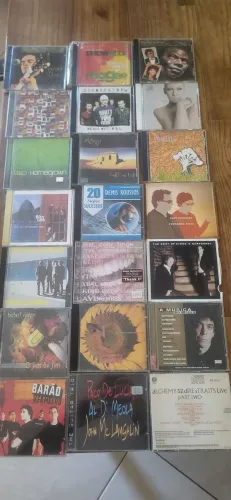 Vendo lote com 23 cds por 200 reais 