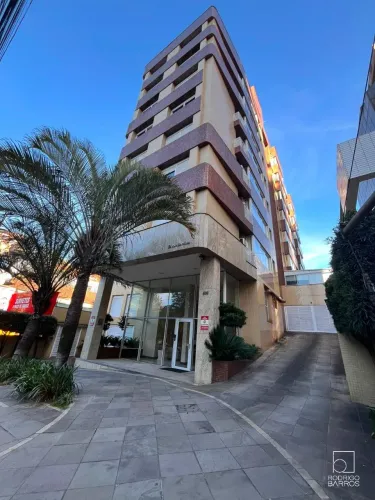 Apartamento com 01 Quarto, com 02 vagas de garagem privativas e cobertas, em frente ao Par