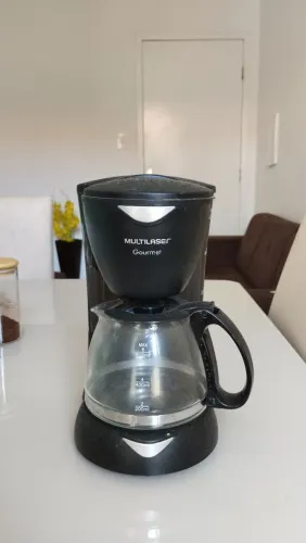 Cafeteira seminova, ótimo estado de conservação 